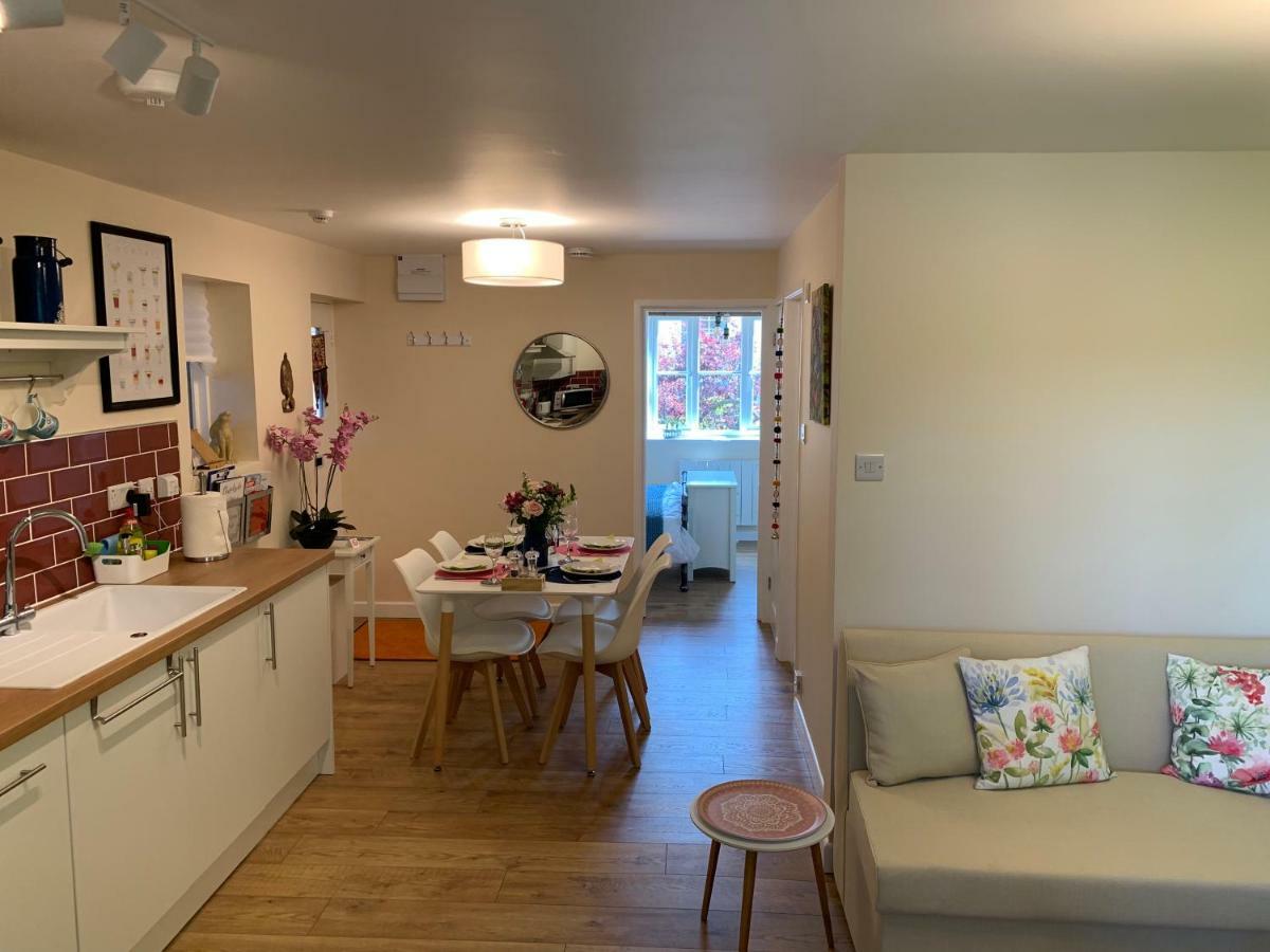 Pristine Apartment In The Centre Of グラストンベリー エクステリア 写真
