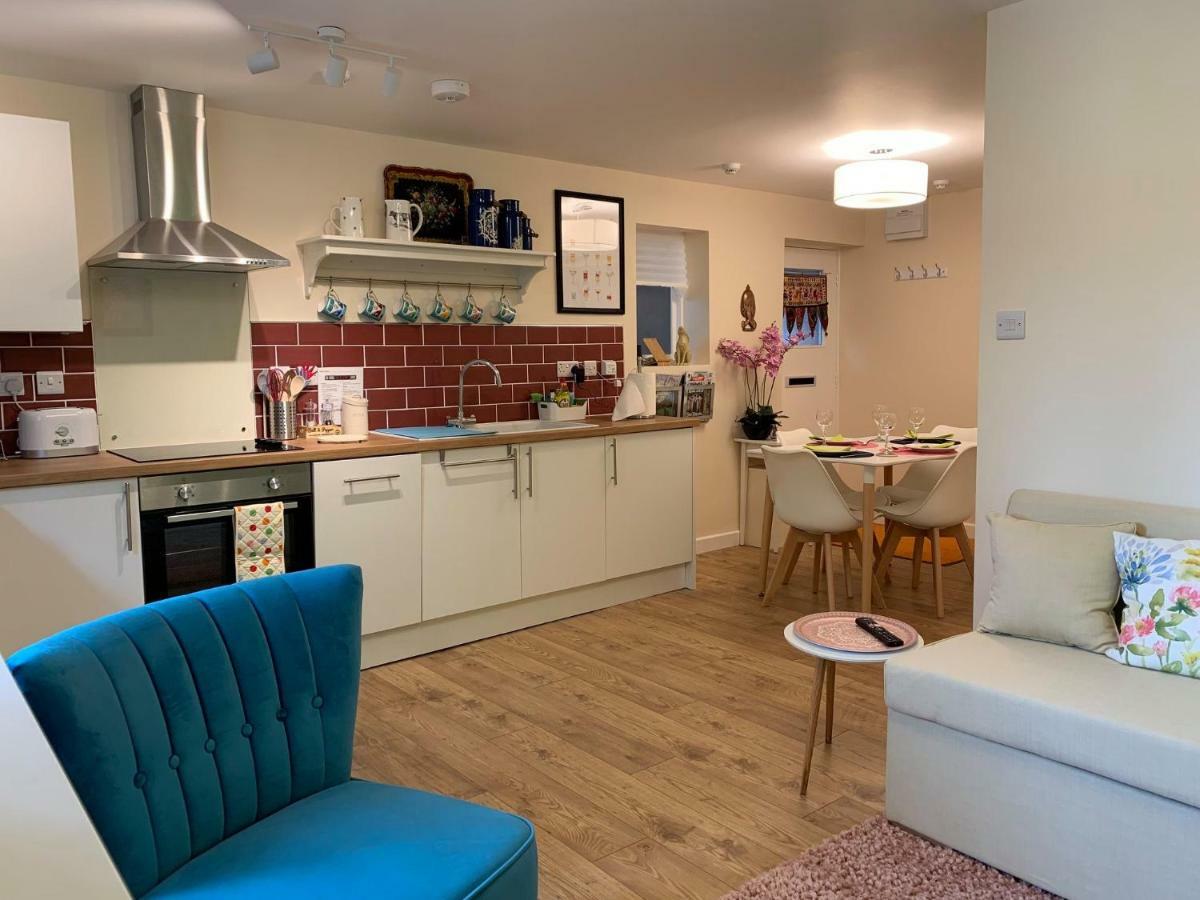 Pristine Apartment In The Centre Of グラストンベリー エクステリア 写真