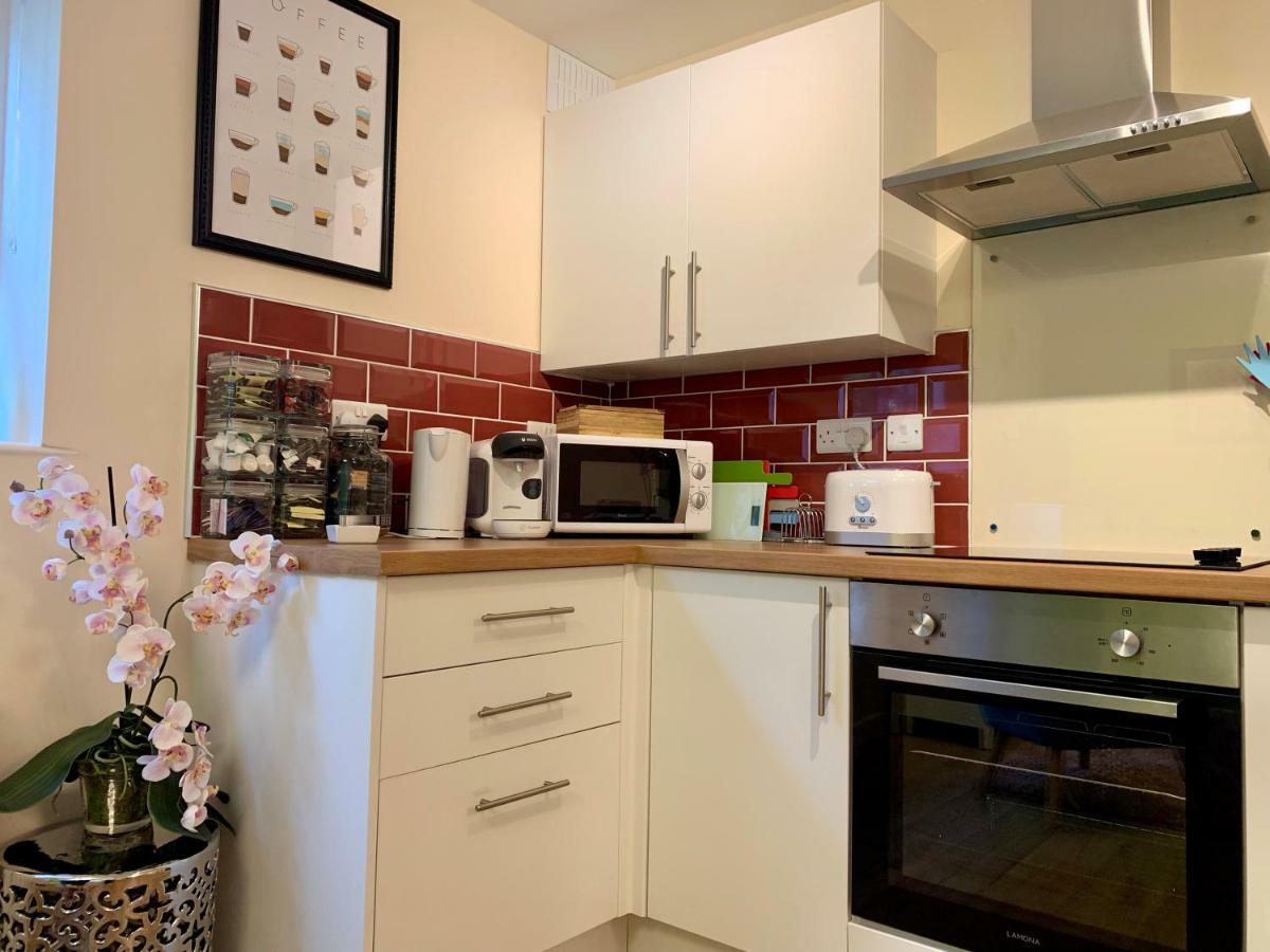 Pristine Apartment In The Centre Of グラストンベリー エクステリア 写真